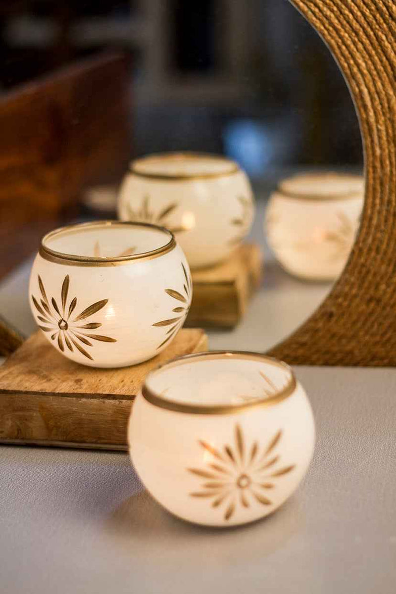 Golden Petal Tealight