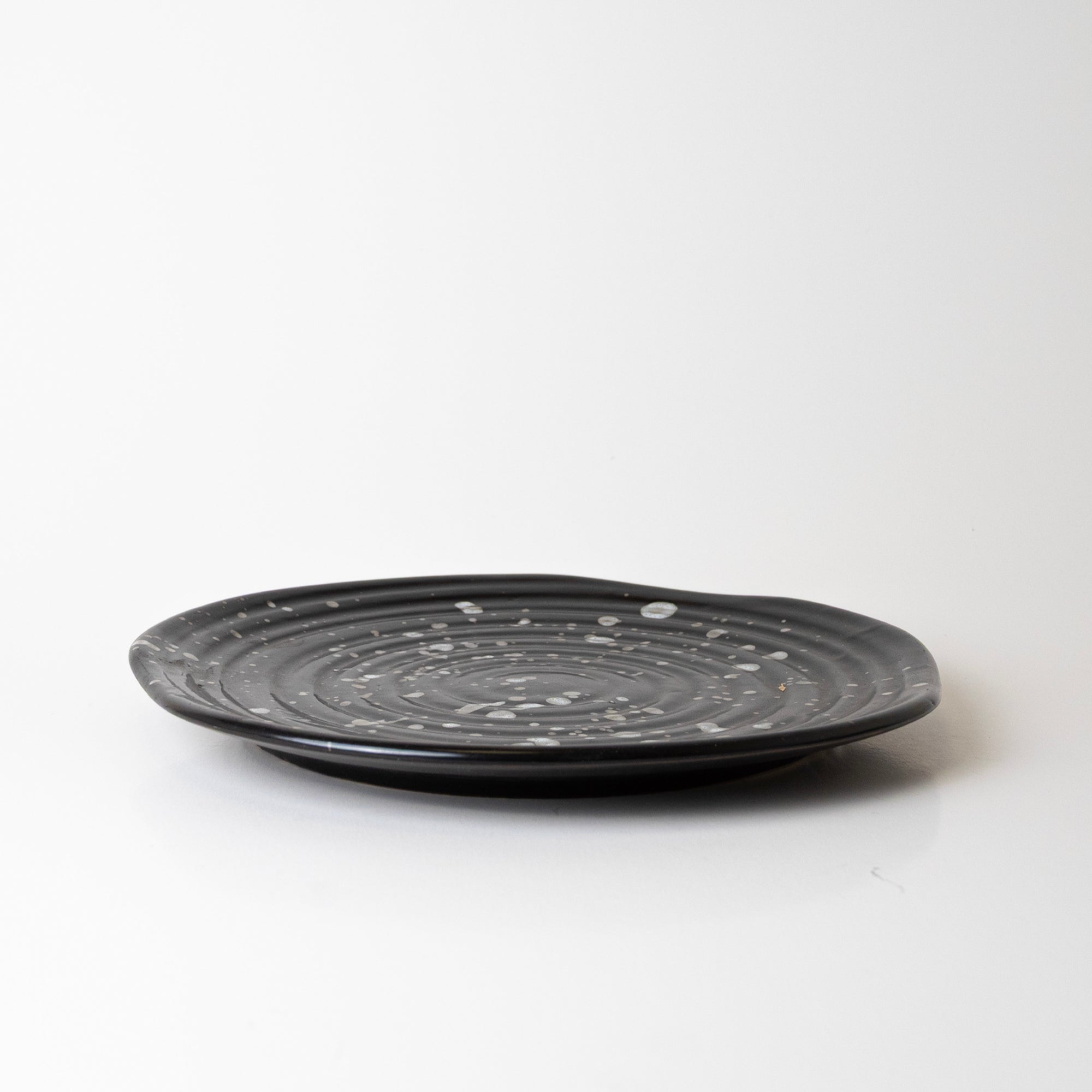 CONTRAST DRIZZLE PLATE