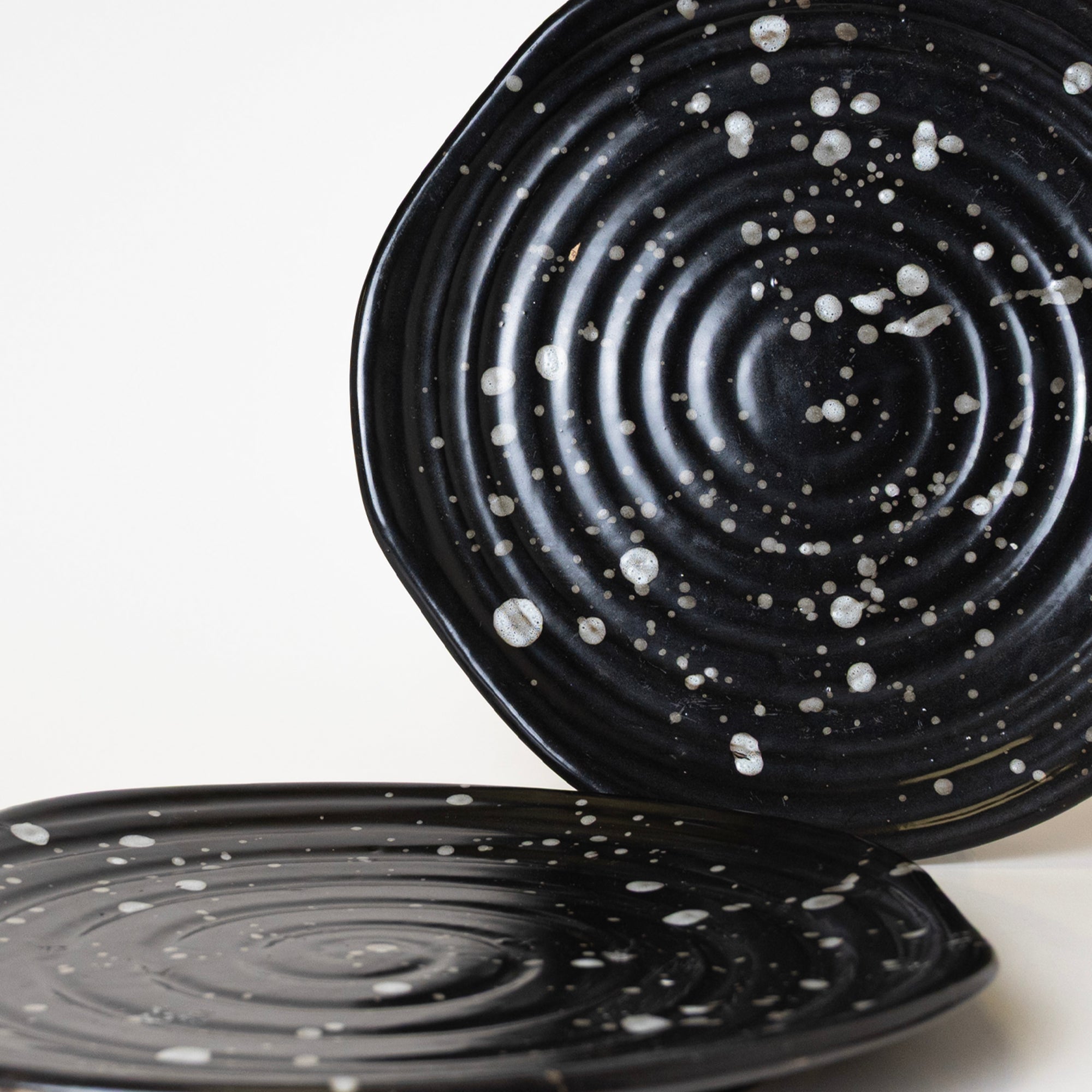 CONTRAST DRIZZLE PLATE