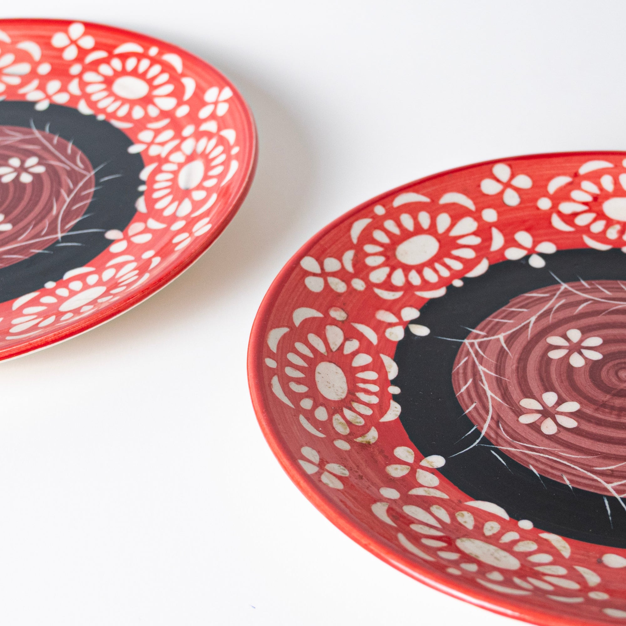 RED SWIRL PLATE