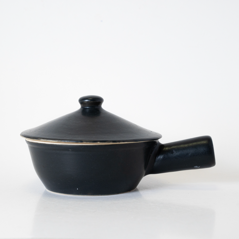 MONOCHROME POT - Kalakriti