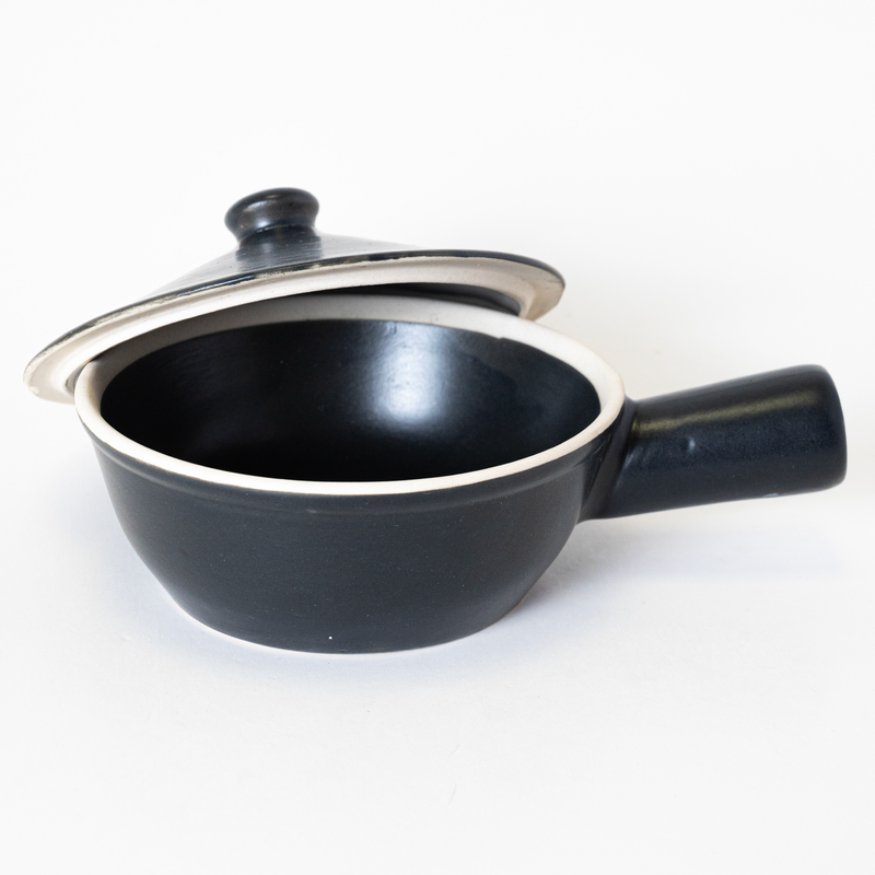 MONOCHROME POT - Kalakriti