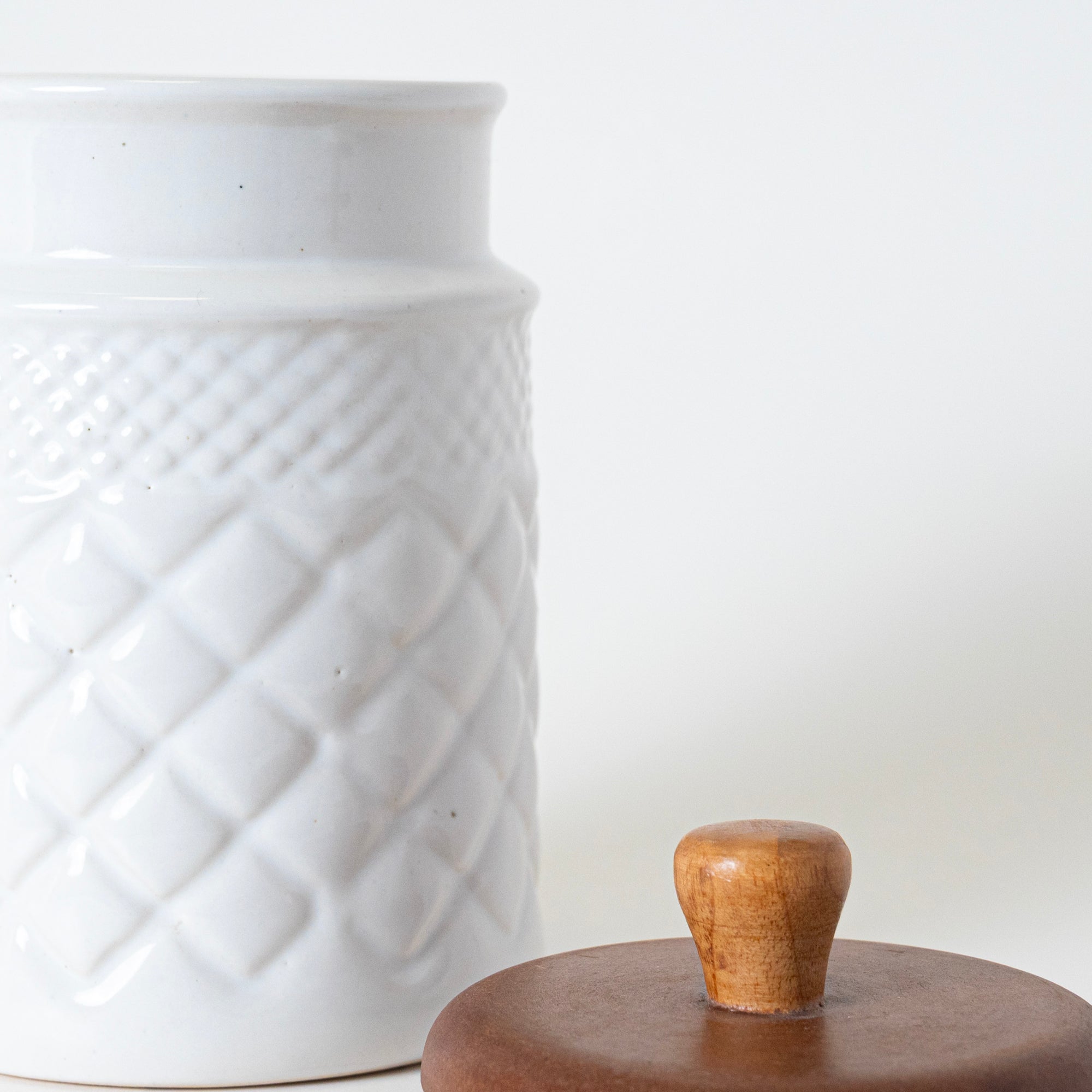 Snowy Timber Jar (960ml)