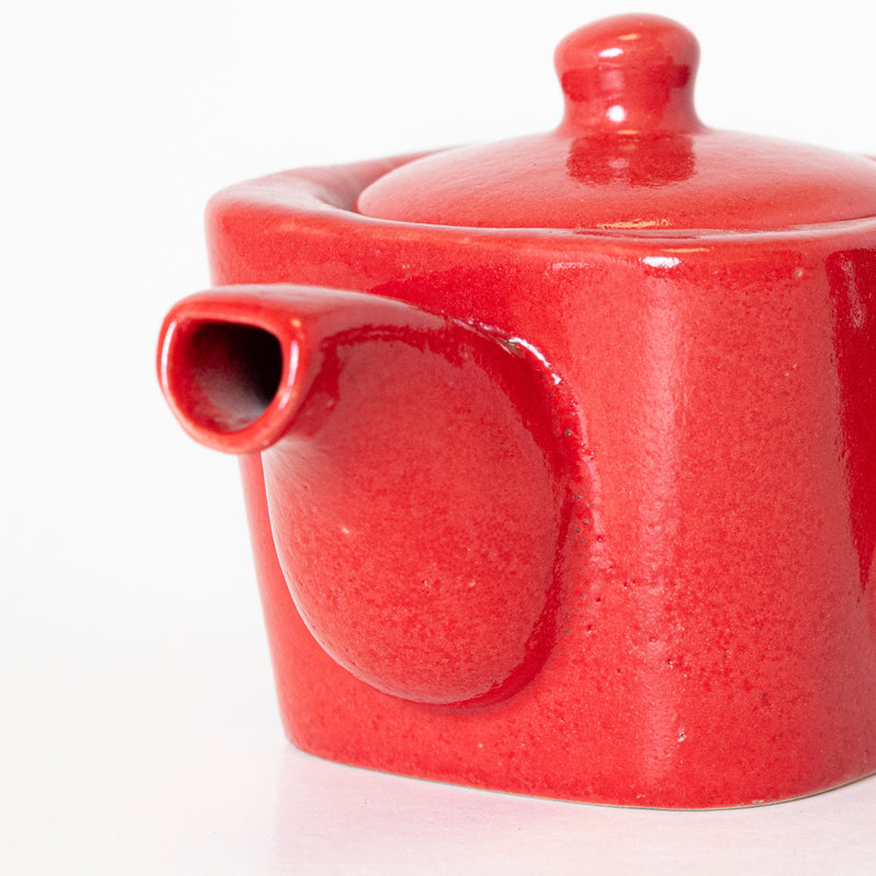 SCARLET GLOW KETTLE - Kalakriti