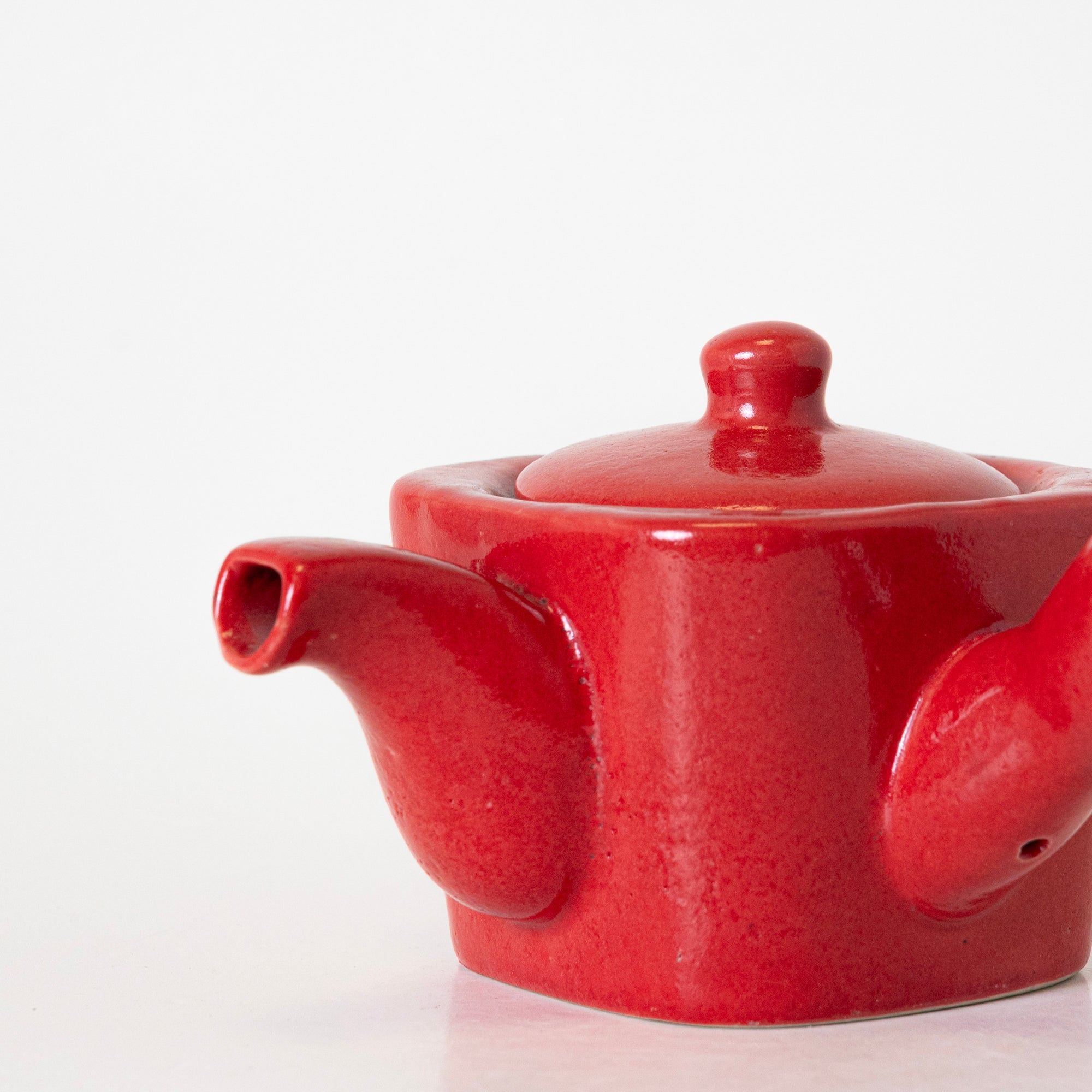 Scarlet Glow Ceramic Kettle