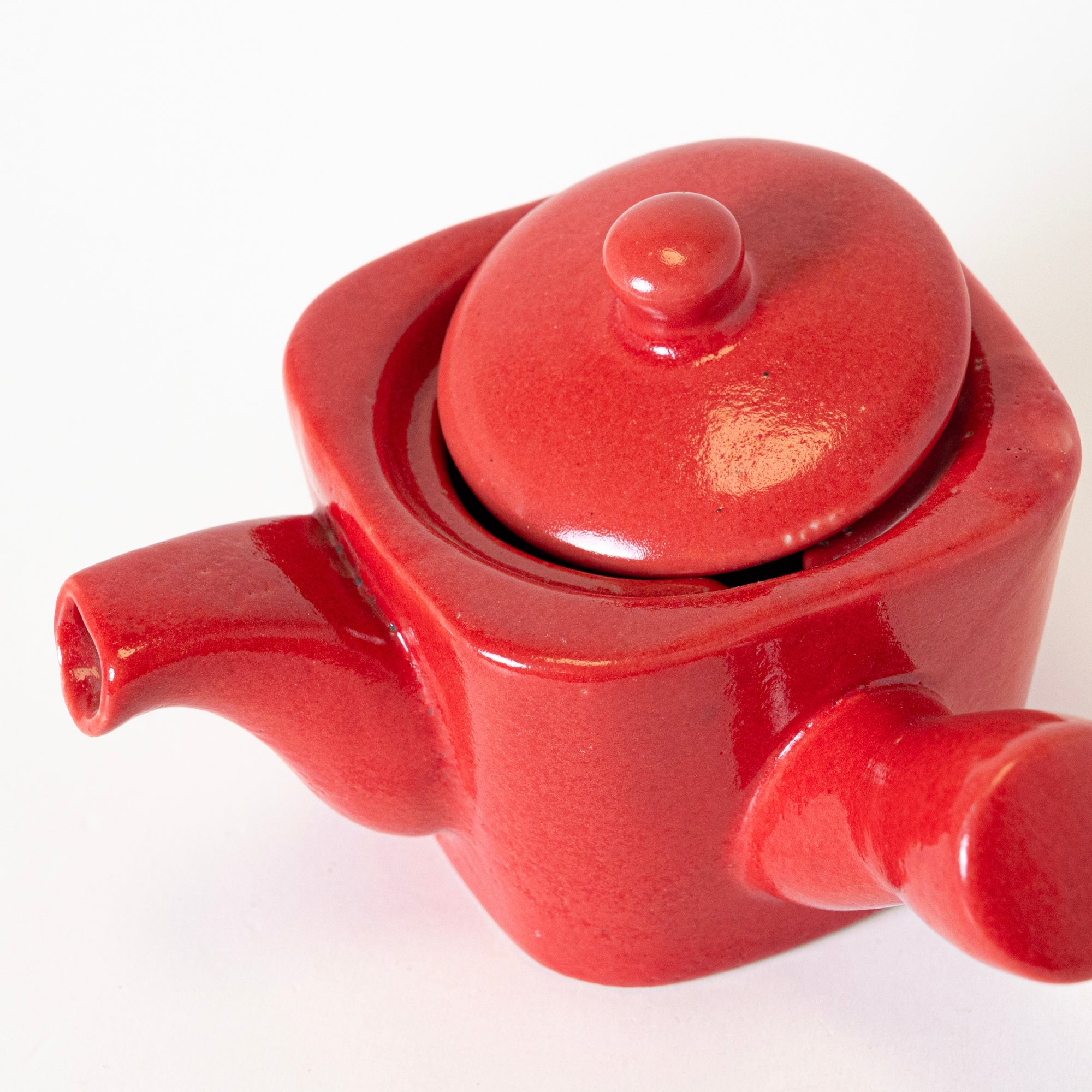 Scarlet Glow Ceramic Kettle