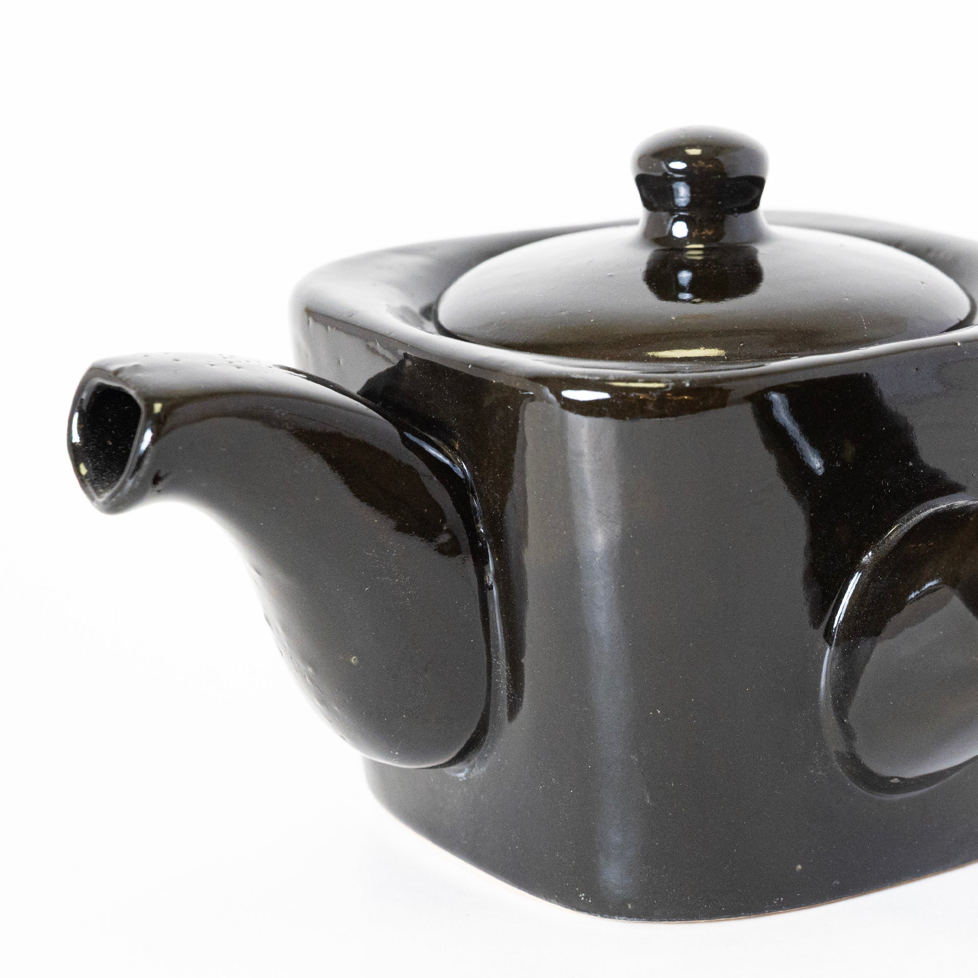 Ebony Elegance Ceramic Kettle